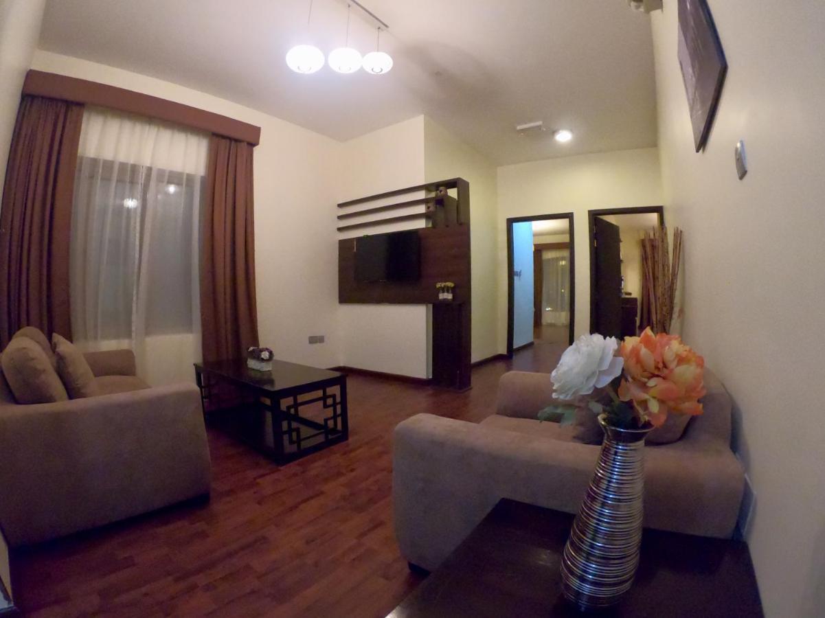 Weekend Hotel & Apartments Muskat Bagian luar foto