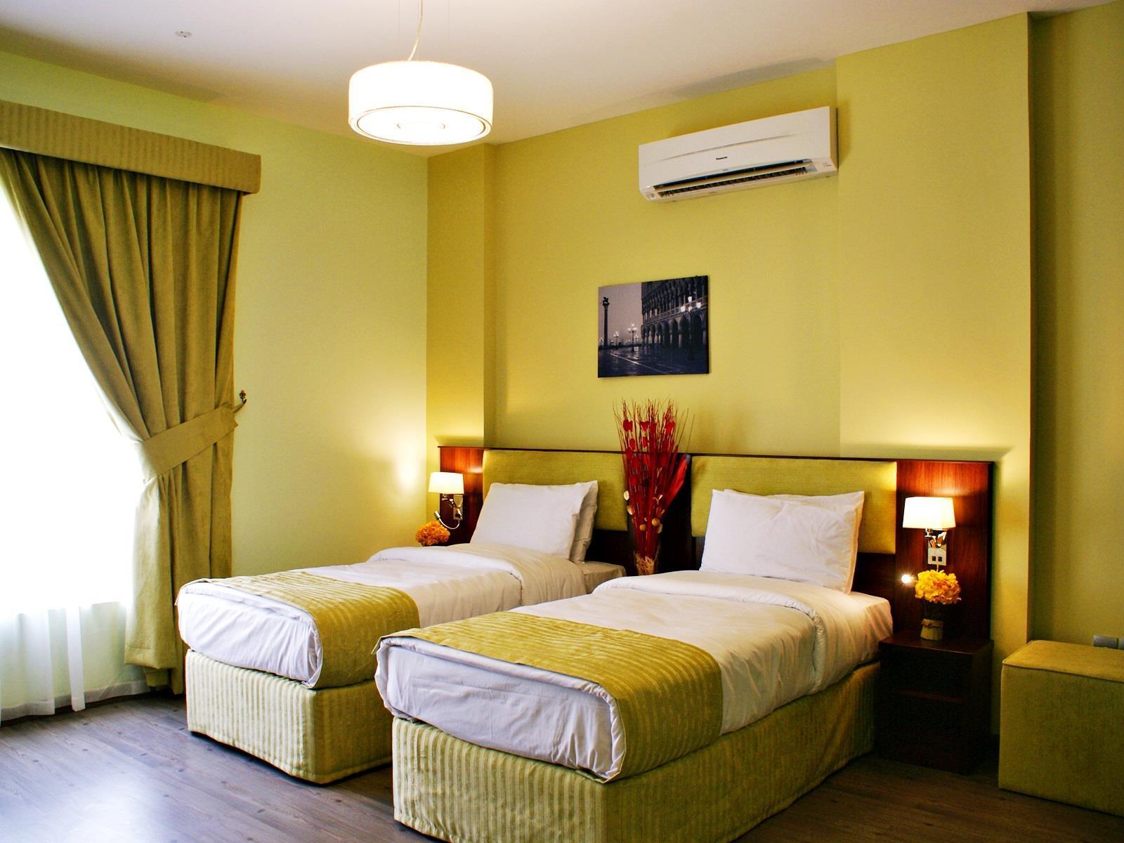 Weekend Hotel & Apartments Muskat Bagian luar foto