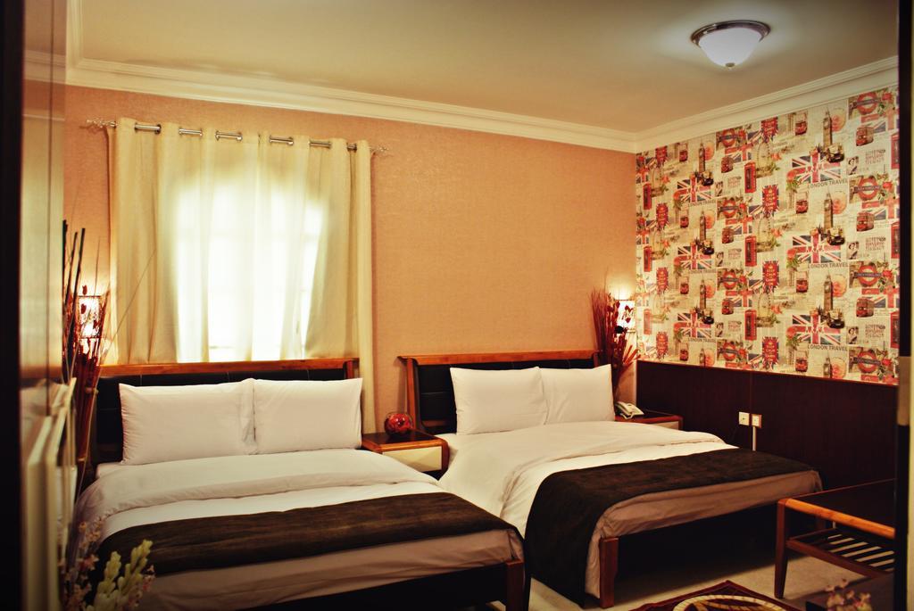 Weekend Hotel & Apartments Muskat Bagian luar foto