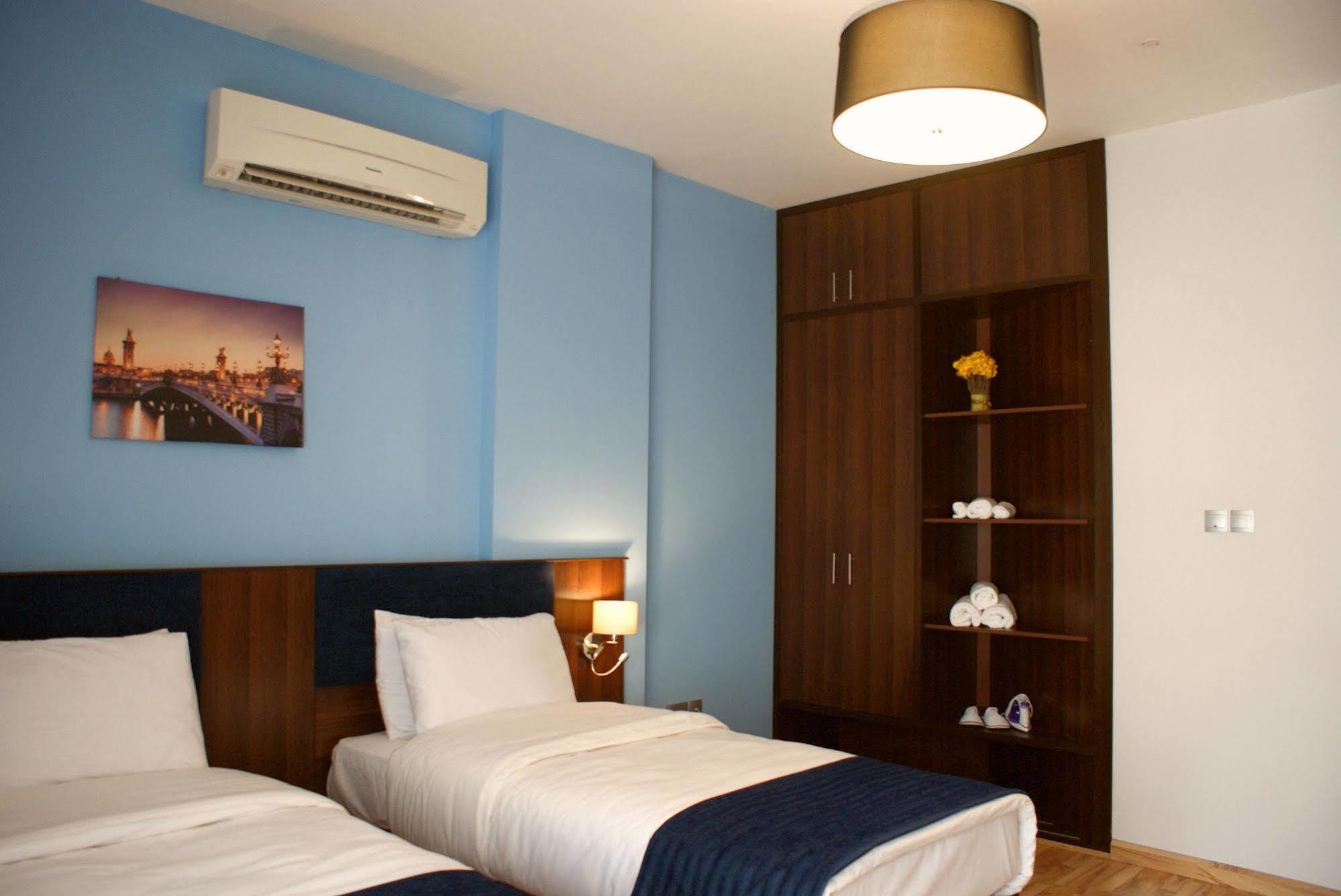 Weekend Hotel & Apartments Muskat Bagian luar foto